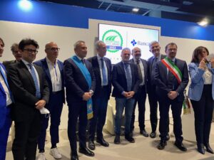Presentato alla BIT di Milano l'Italian Green Road Award 2022 4 0 BIT2022 presentazione OscarItalianoCicloturismo con MinistroTurismoMassimoGaravaglia
