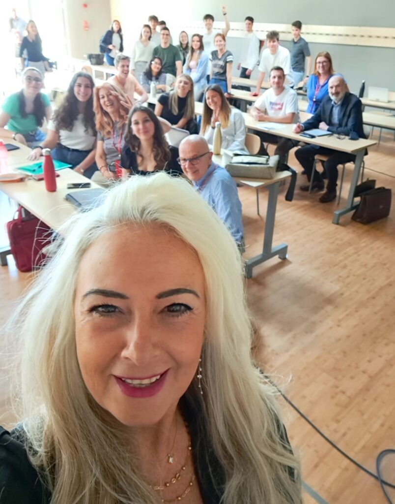 Fiorella Pallas: “Dopo il fallimento aiuto le persone a brillare e ripartire” 7 fiorella pallas