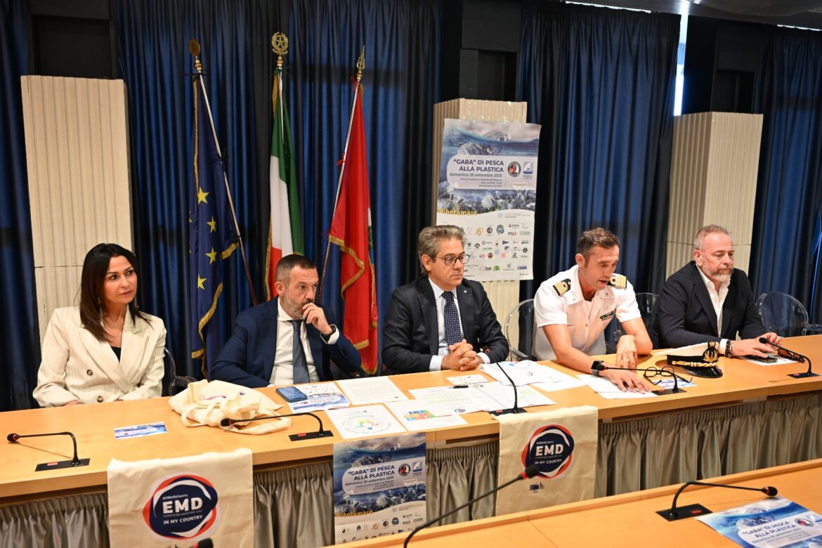 A Pescara arriva la terza edizione della Gara di pesca alla plastica 2 Gara di pesca alla plastica